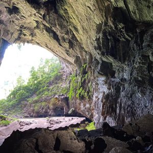 Tour du lịch Quảng Bình Trekking Hang Én