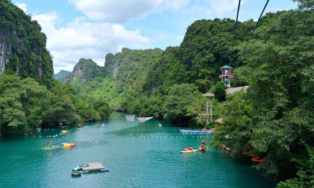 Tour tắm bùn Hang Tối– Đu Dây Zipline sông Chày, chèo Kayak