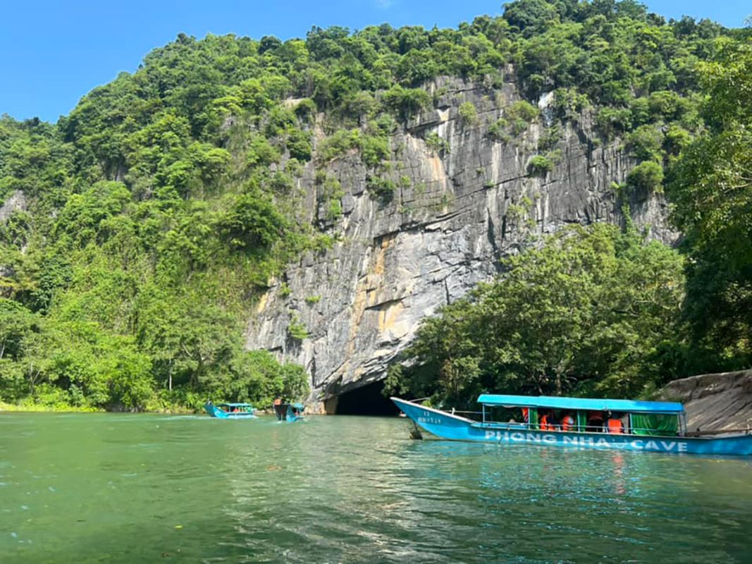 Tour Động Phong Nha Thung lũng Hava